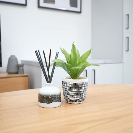 A Stylish Apartment With Parking In Preston Πρέστον Εξωτερικό φωτογραφία
