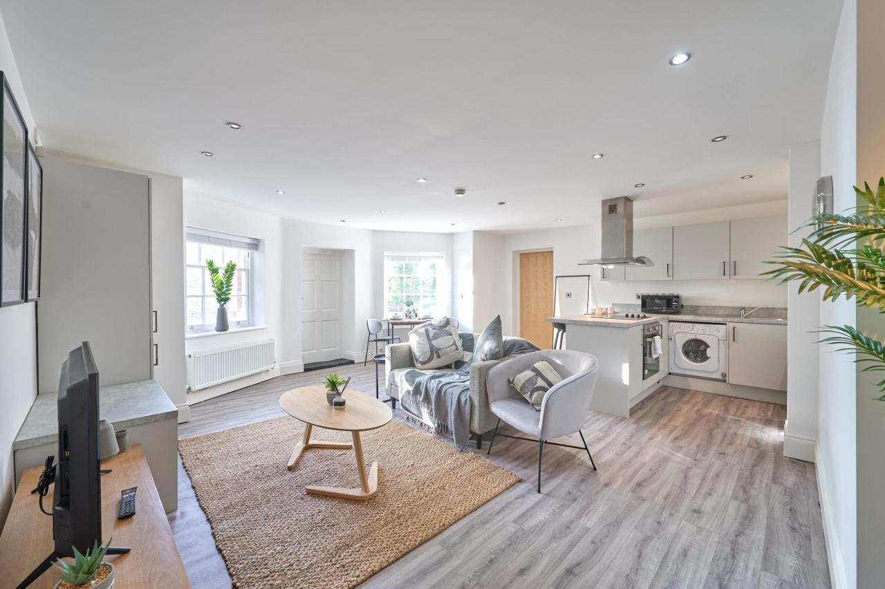 A Stylish Apartment With Parking In Preston Πρέστον Εξωτερικό φωτογραφία