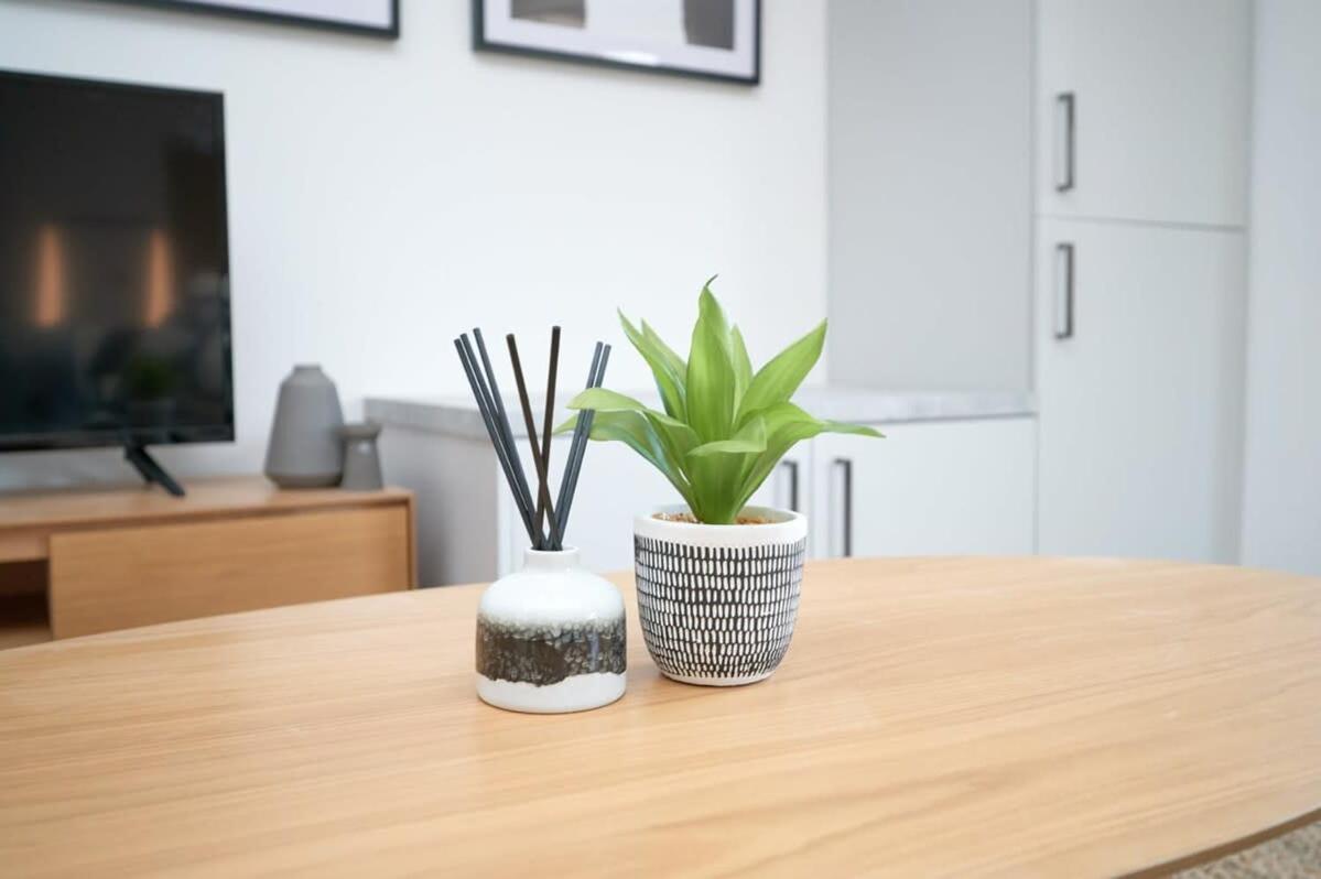 A Stylish Apartment With Parking In Preston Πρέστον Εξωτερικό φωτογραφία