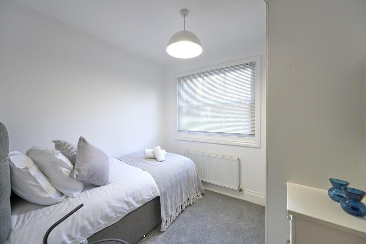 A Stylish Apartment With Parking In Preston Πρέστον Εξωτερικό φωτογραφία
