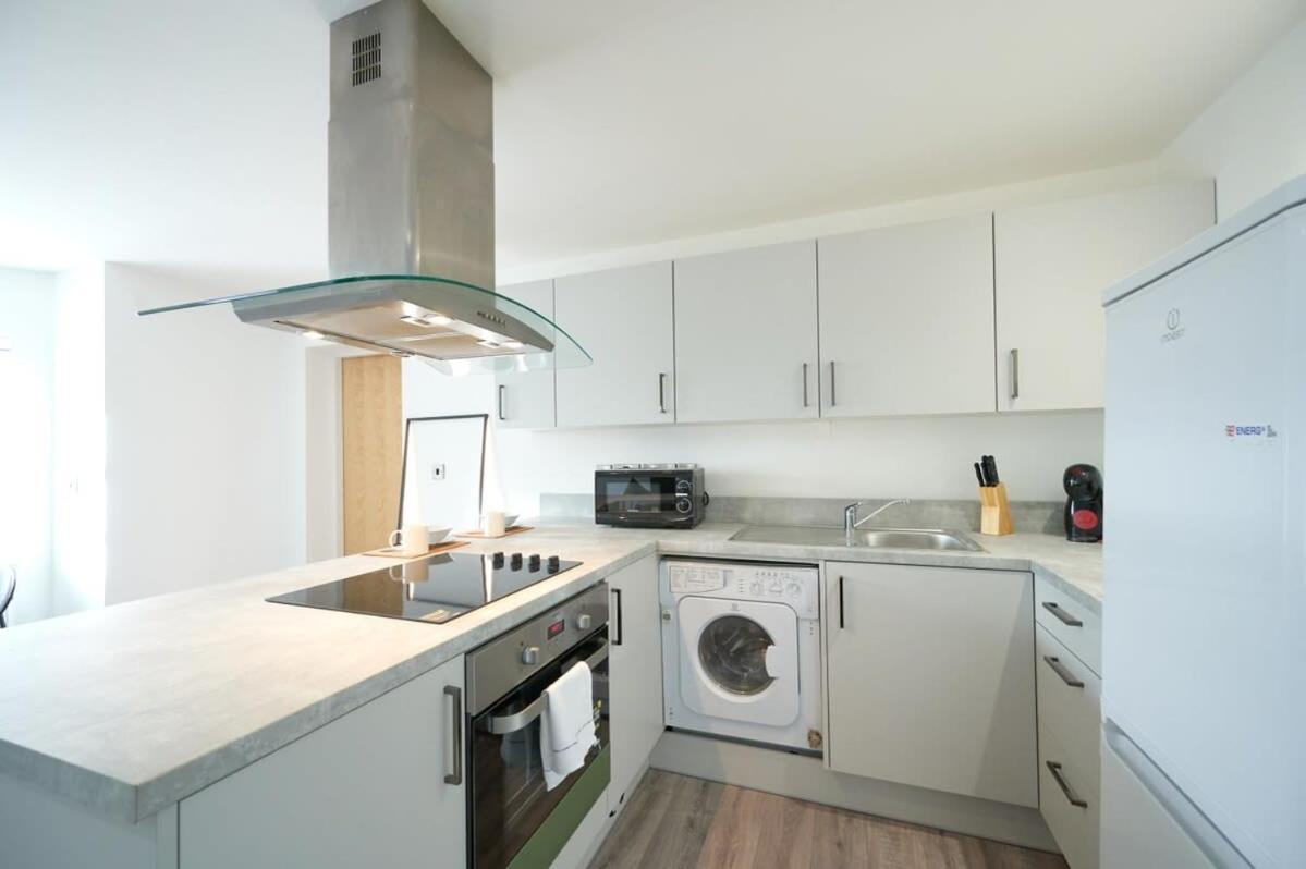 A Stylish Apartment With Parking In Preston Πρέστον Εξωτερικό φωτογραφία